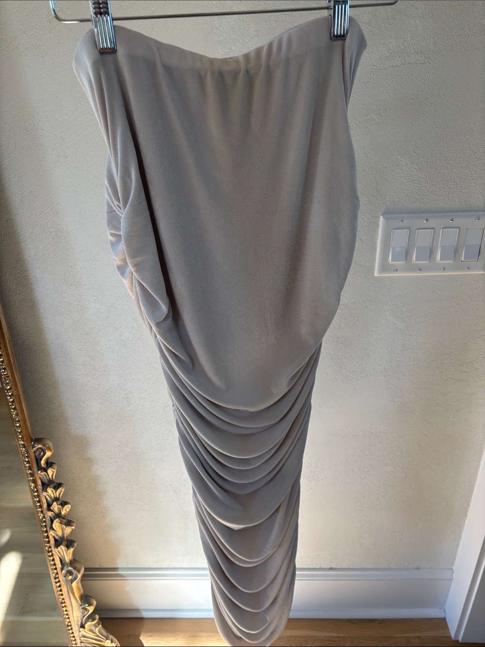 Hours brand skirt brand new color bone size medium